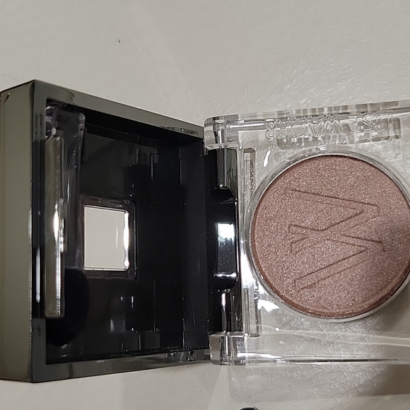 Lise watier single eye shadow  161 beige satin - Picture 6 of 7